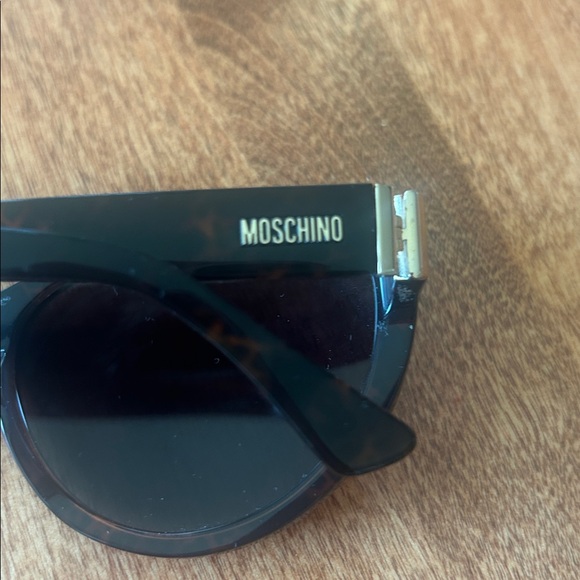 Moschino Tortoise Shell Sunglasses - Picture 4 of 10